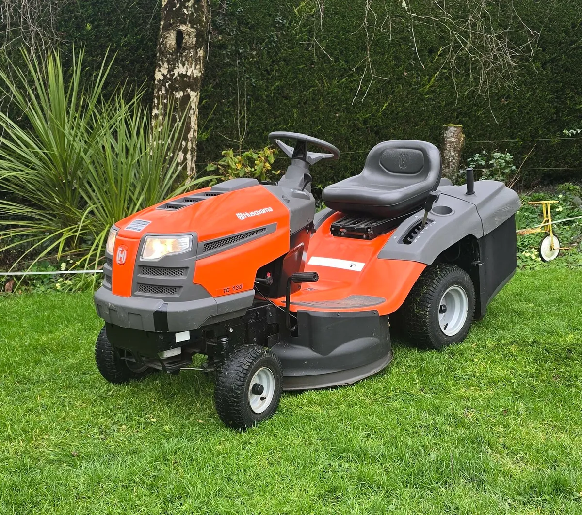 Husqvarna tractor mower - Image 1