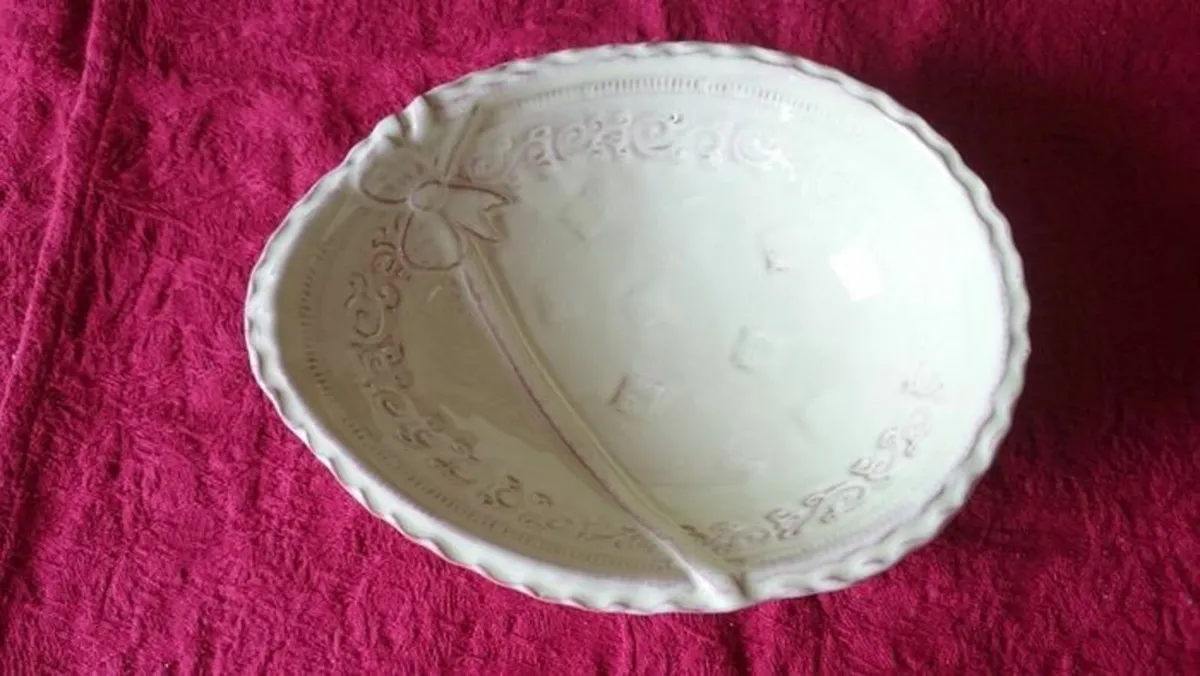 Antique 7" Long Virginia Casa Italian Footed Dish - Image 4