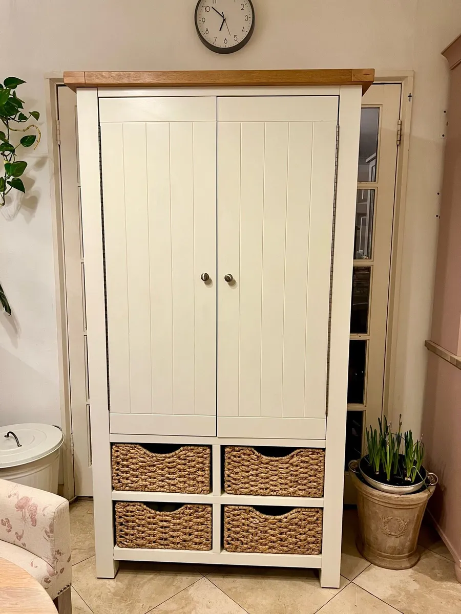 Kitchen larder - Image 1