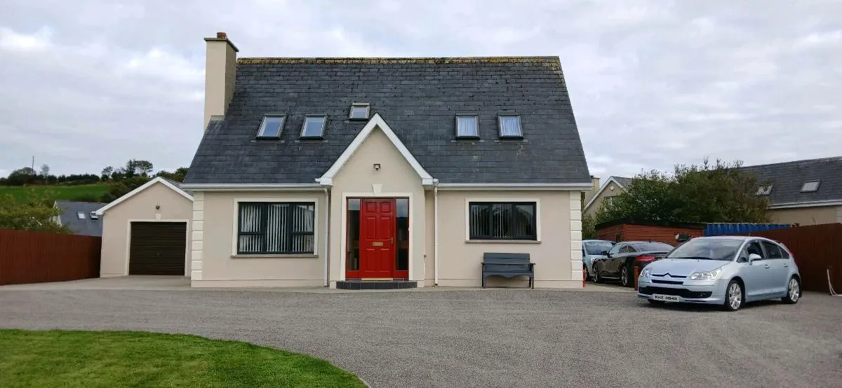 Detached 3 bed house - Image 1