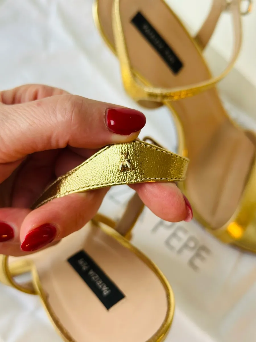 Gold Shoes - Image 3