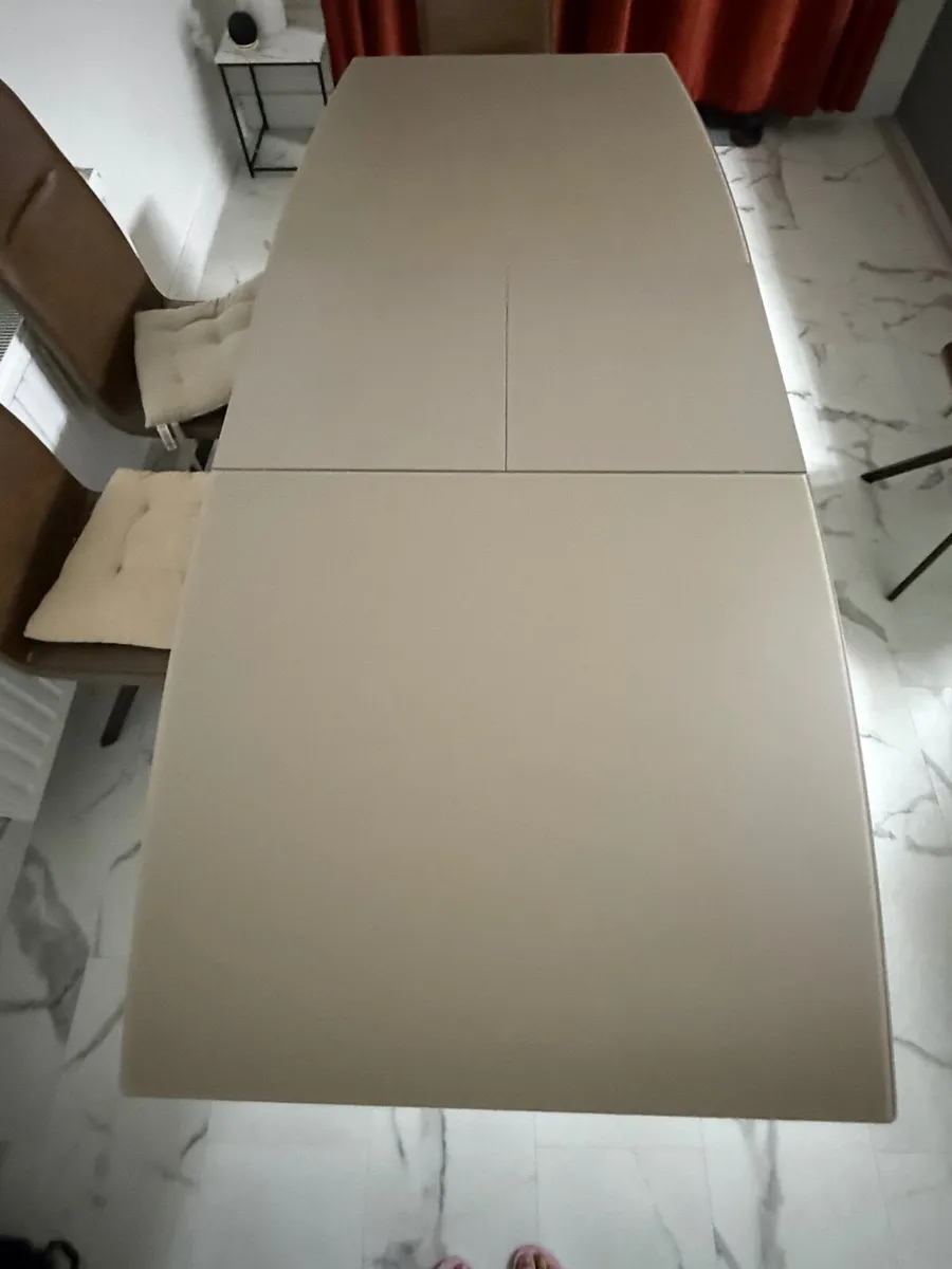 Dining table - Image 4