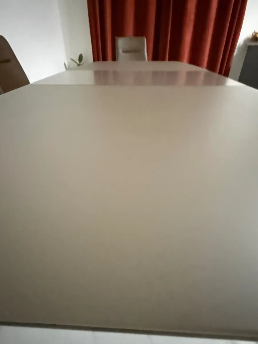 Dining table - Image 2