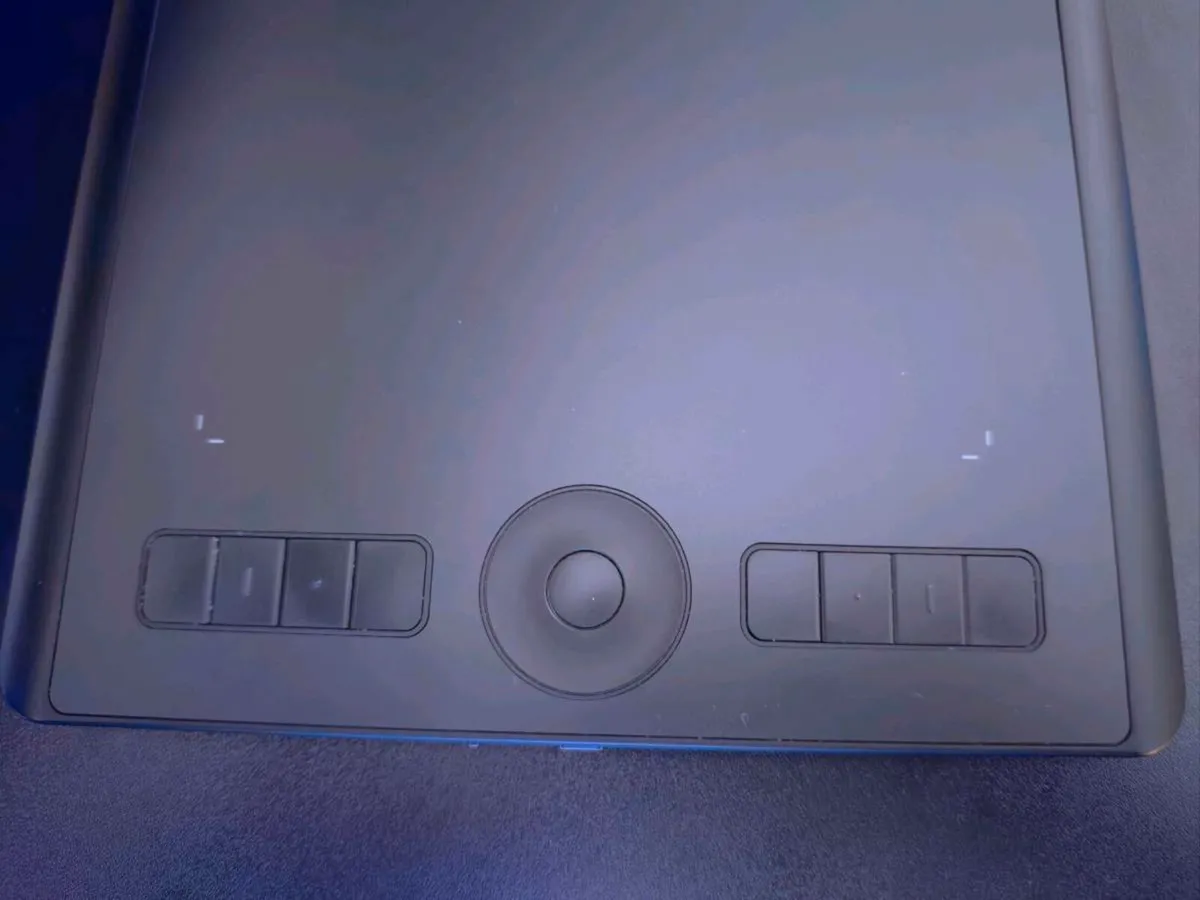 Wacom Intuos Pro Medium PTH660 in excellent condit - Image 4