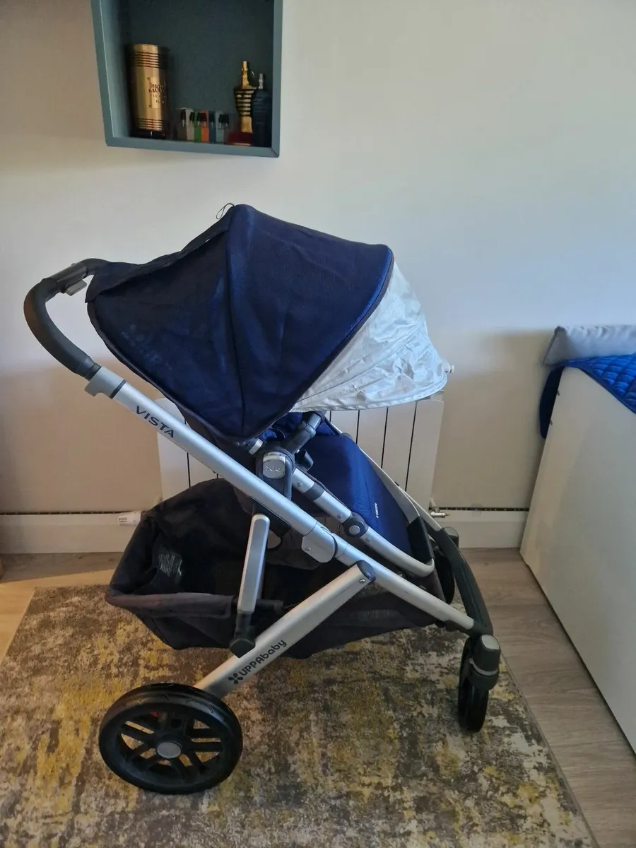 Uppababy vista with car seat - Image 2