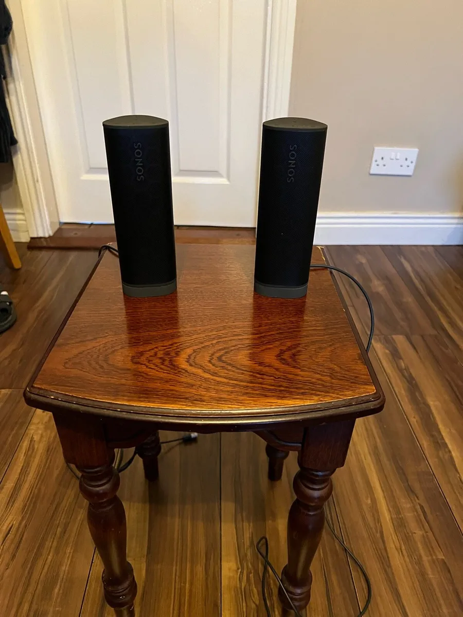 2 Sonos Bluetooth speakers