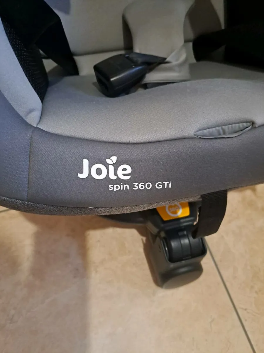 Child car seat - Image 2