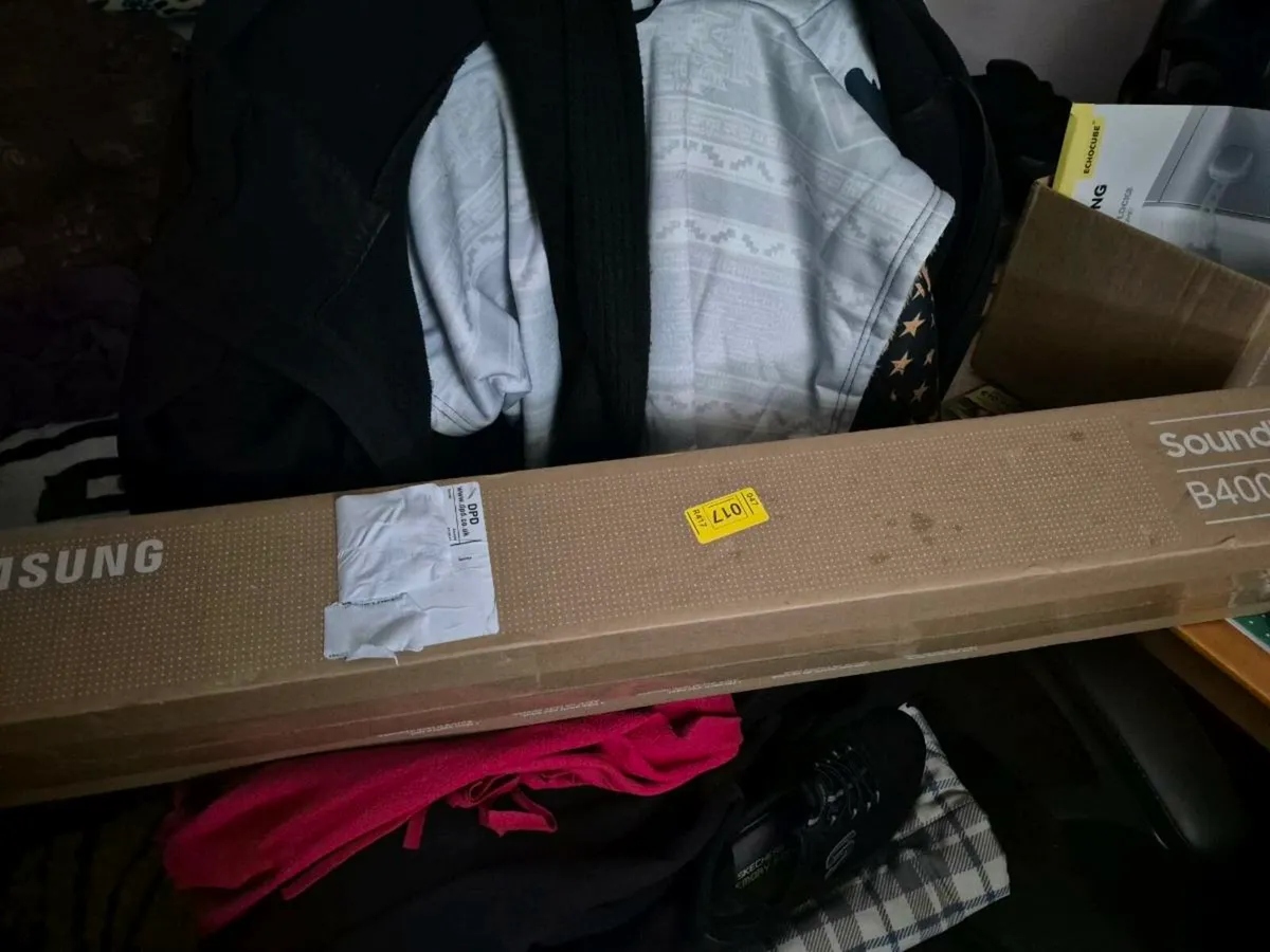 SAMSUNG HW-B400F SOUNDBAR - Image 1