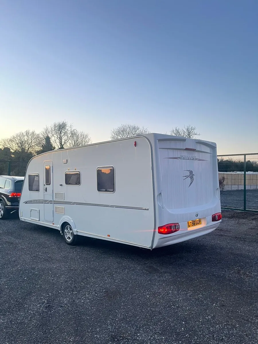 Swift 4 Berth Island Bed Caravan - Image 4