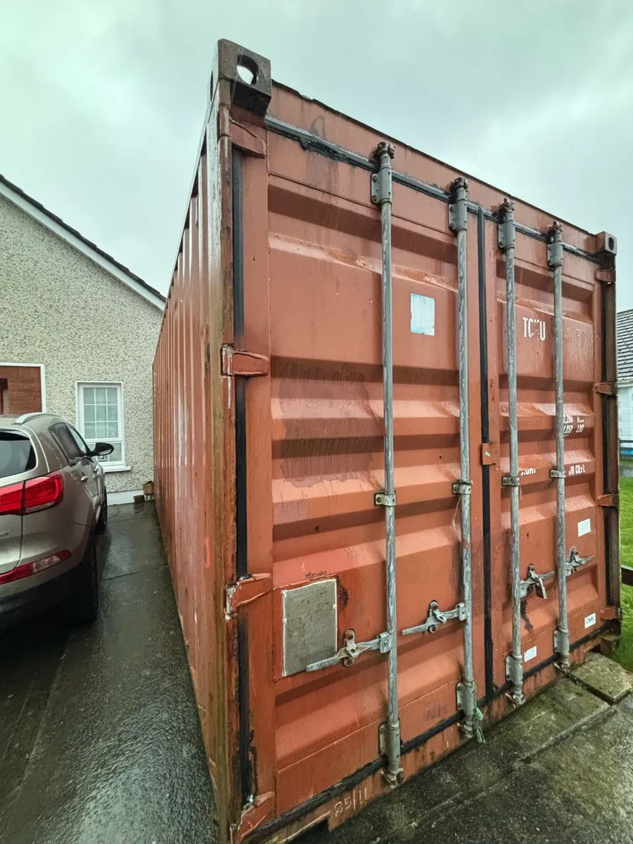 20ft x 8ft shipping container - Image 1