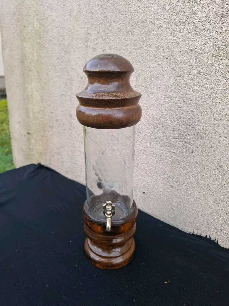 Glass bottle fountain