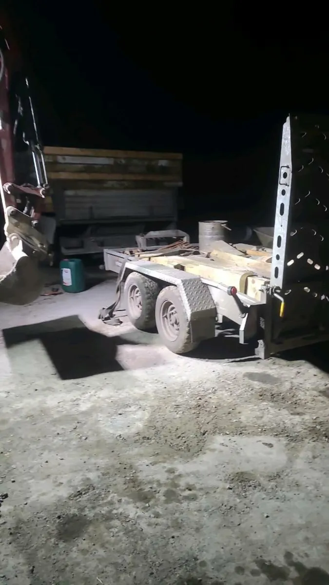 Shutters for rent - Image 3