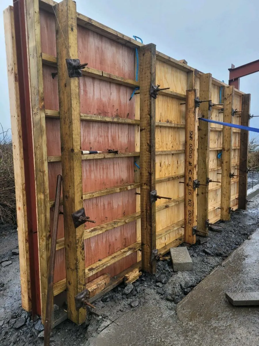 Shutters for rent - Image 4