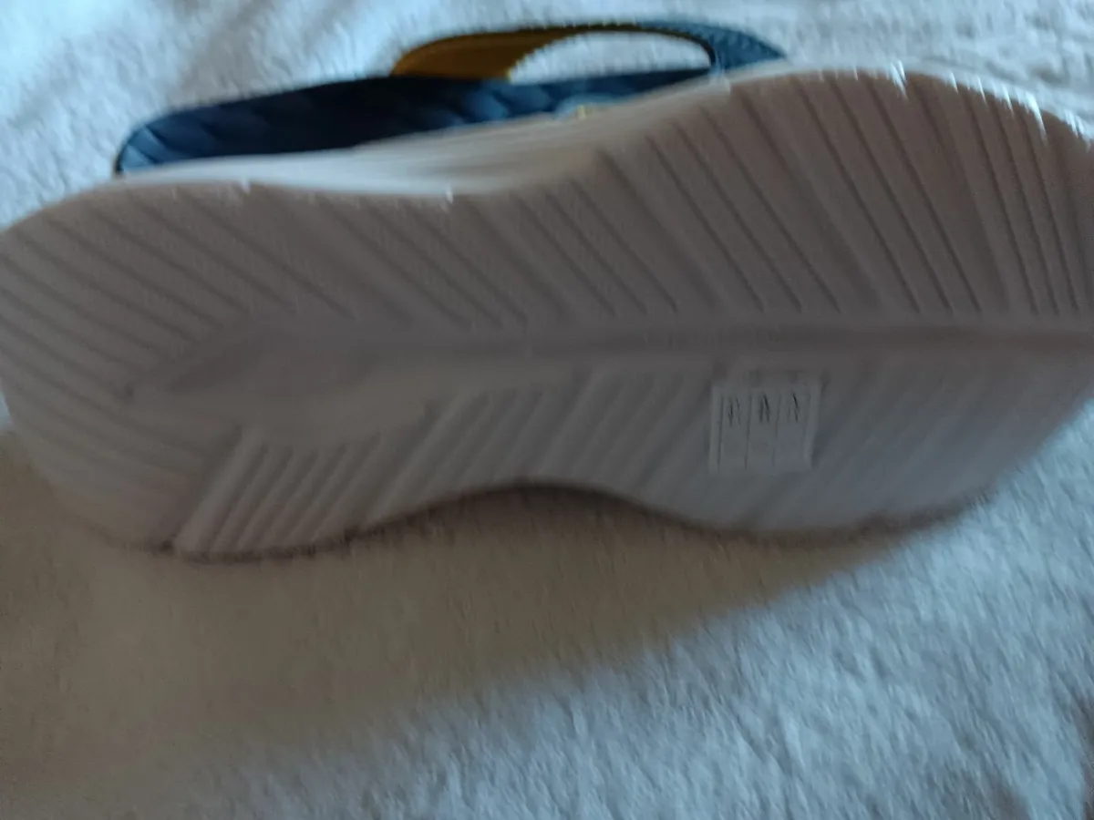 SKECHERS VAPOR FOAM FLIP-FLOPS - Image 2