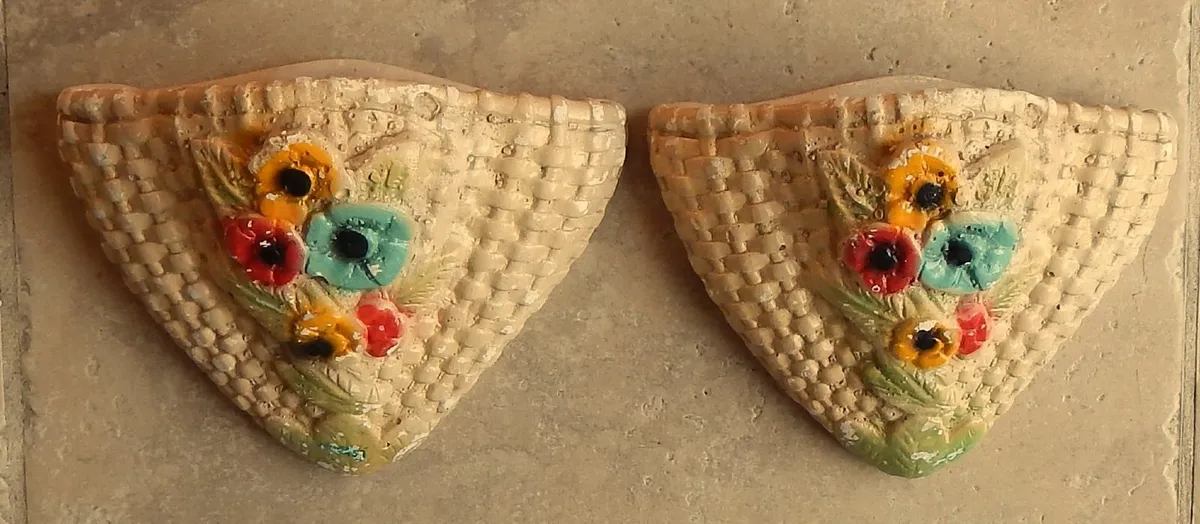 2 Vintage Wall Hanging Pocket Vases - Image 2