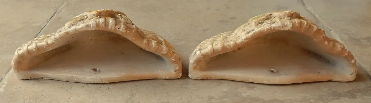 2 Vintage Wall Hanging Pocket Vases - Image 3