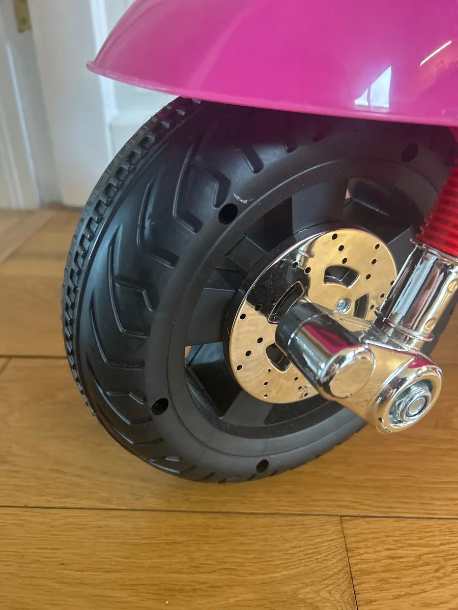 Vespa scooter-pink - Image 2