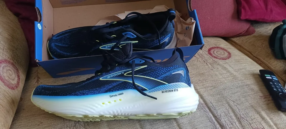 Running shoes - Image 1