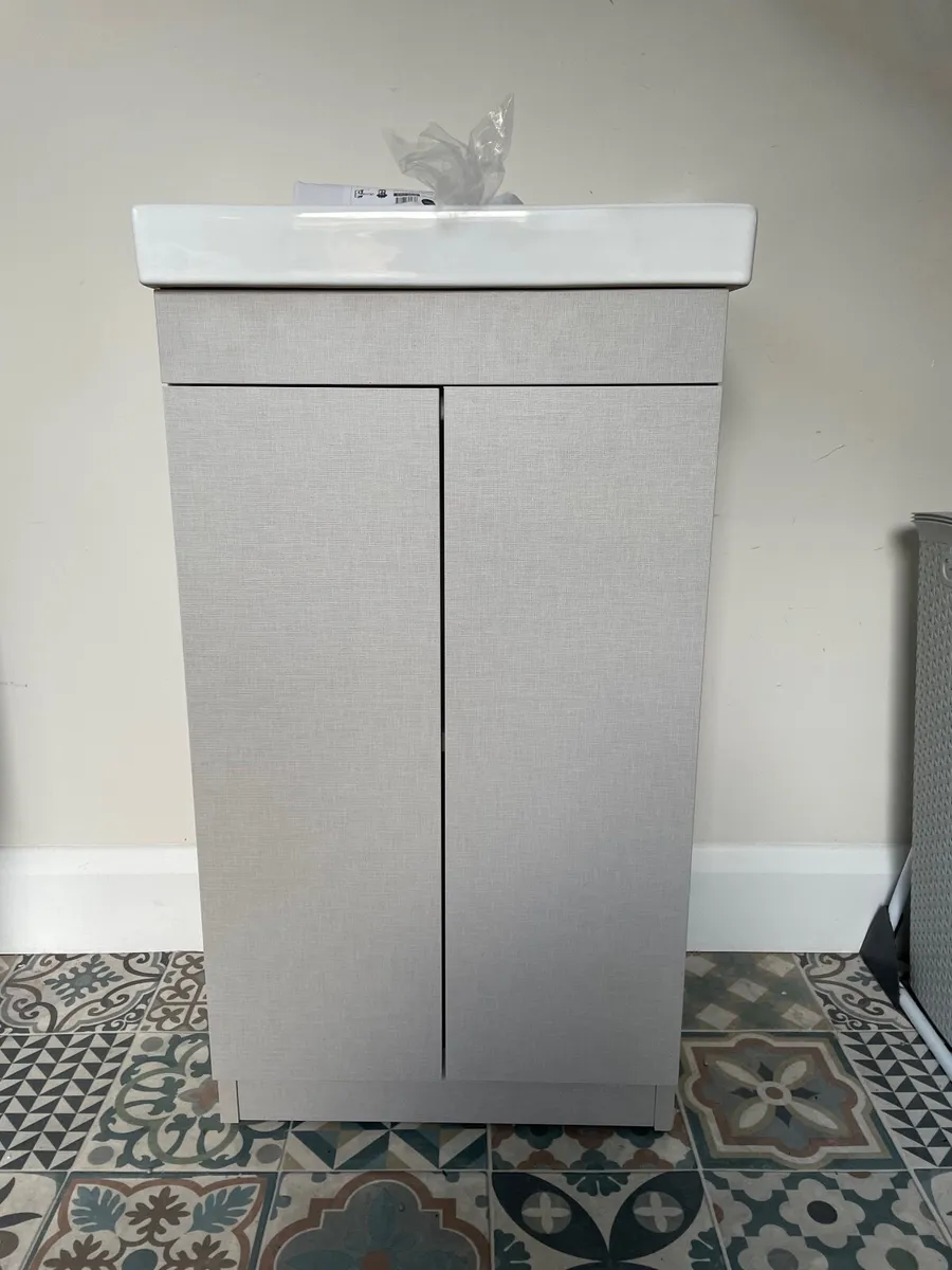 Cloakroom bathroom sink unit. Brand new - Image 1