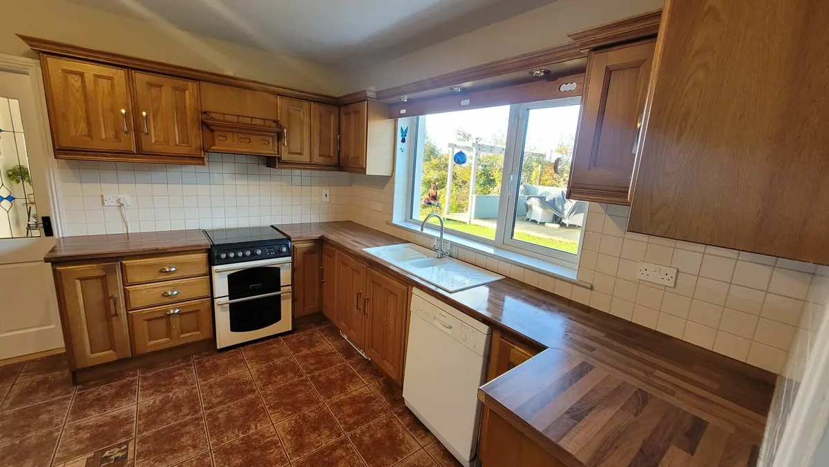 Solid Oak Kitchen - Image 3