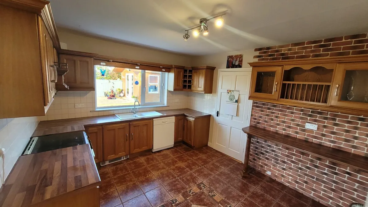 Solid Oak Kitchen - Image 1