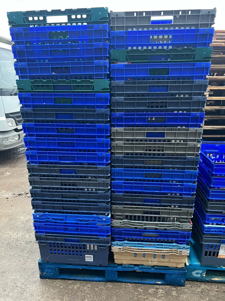 Plastic crates - Image 2