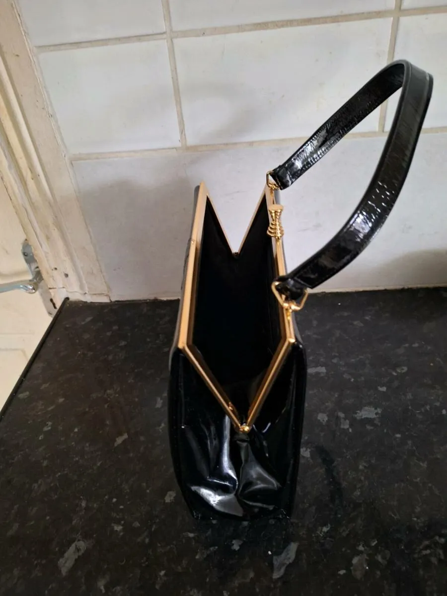 Genuine vintage Clarks patent leather handbag - Image 4