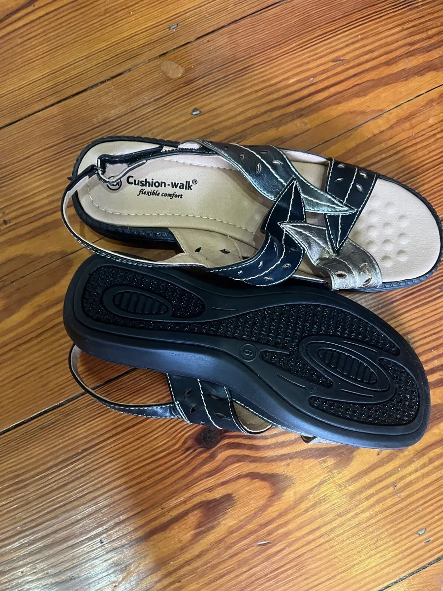 Ladies sandals - Image 2