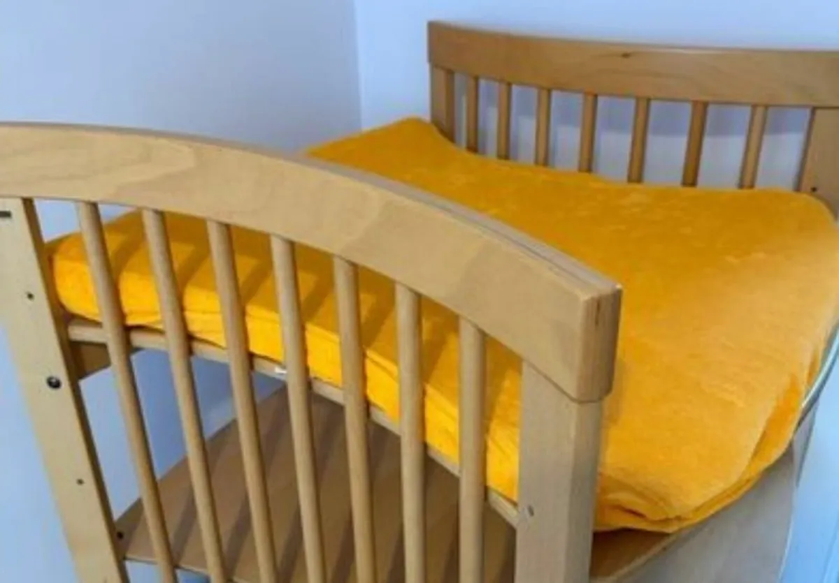 Cot and changing table - Image 3