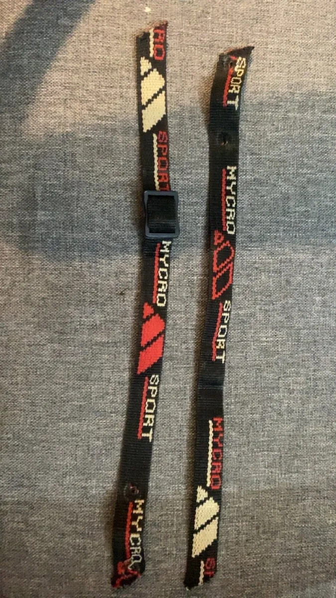 Hurling helmet - Image 1