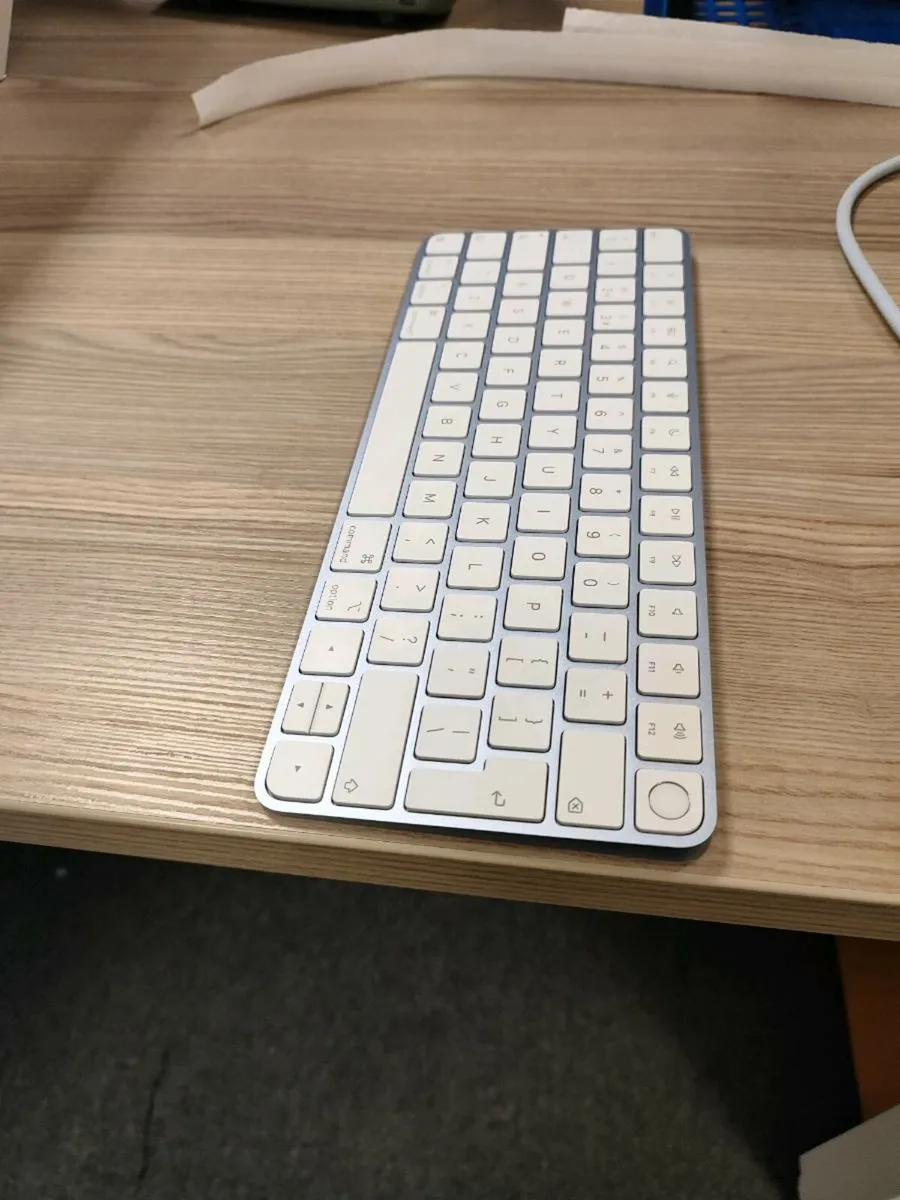 Apple Magic Keyboard - Image 2