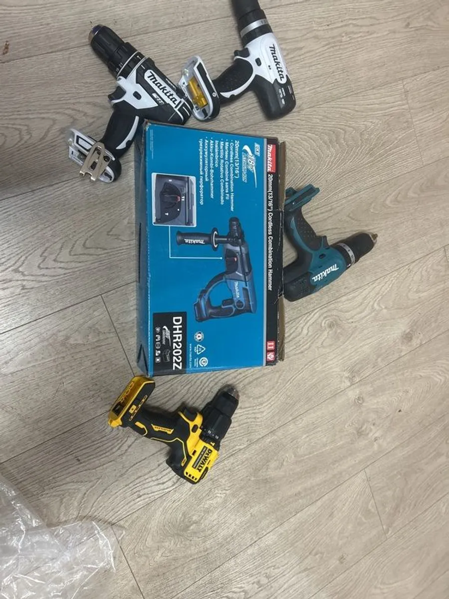 5 Drill Bundle- Makita & DeWalt - Image 3