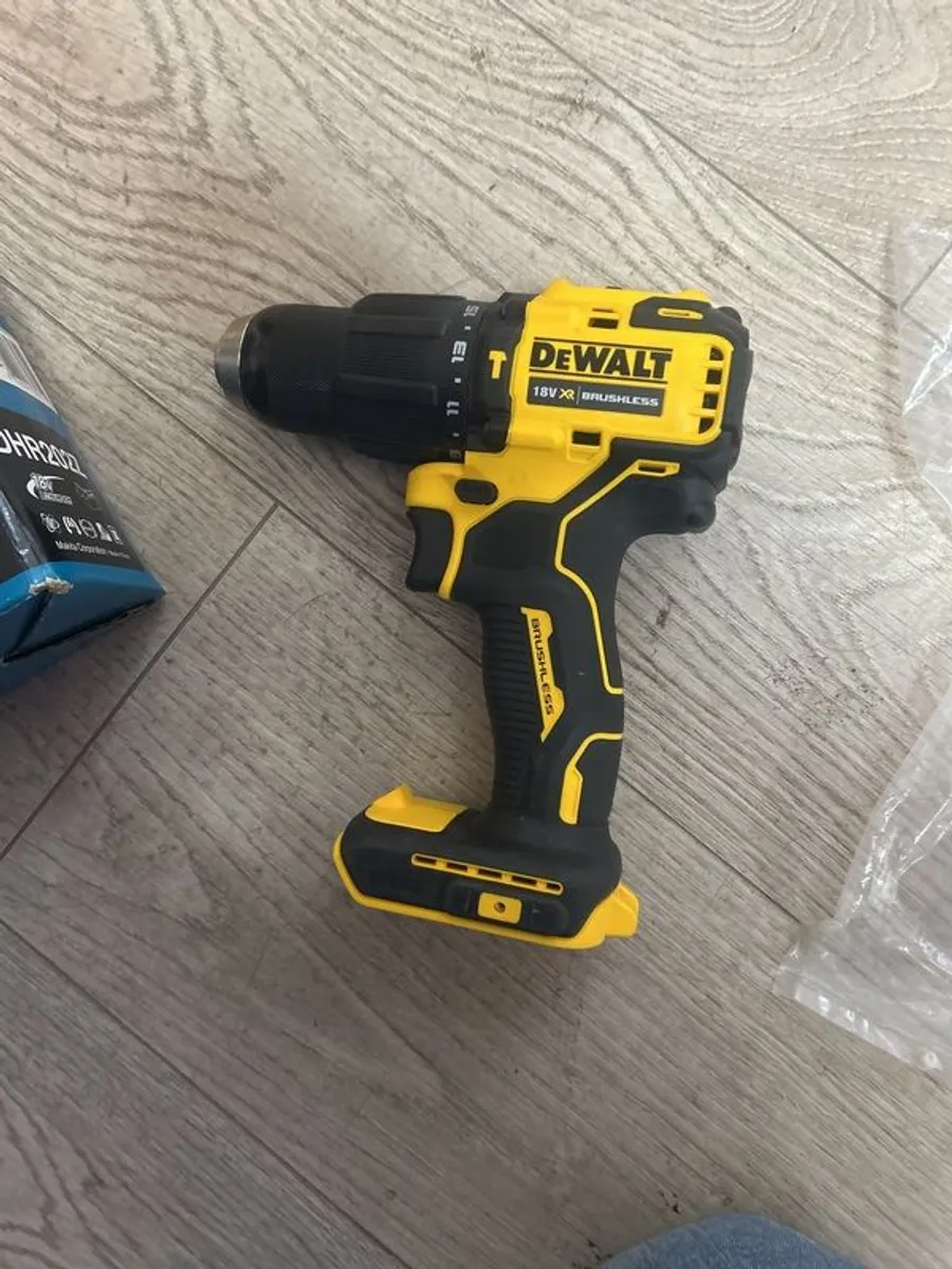 5 Drill Bundle- Makita & DeWalt - Image 4