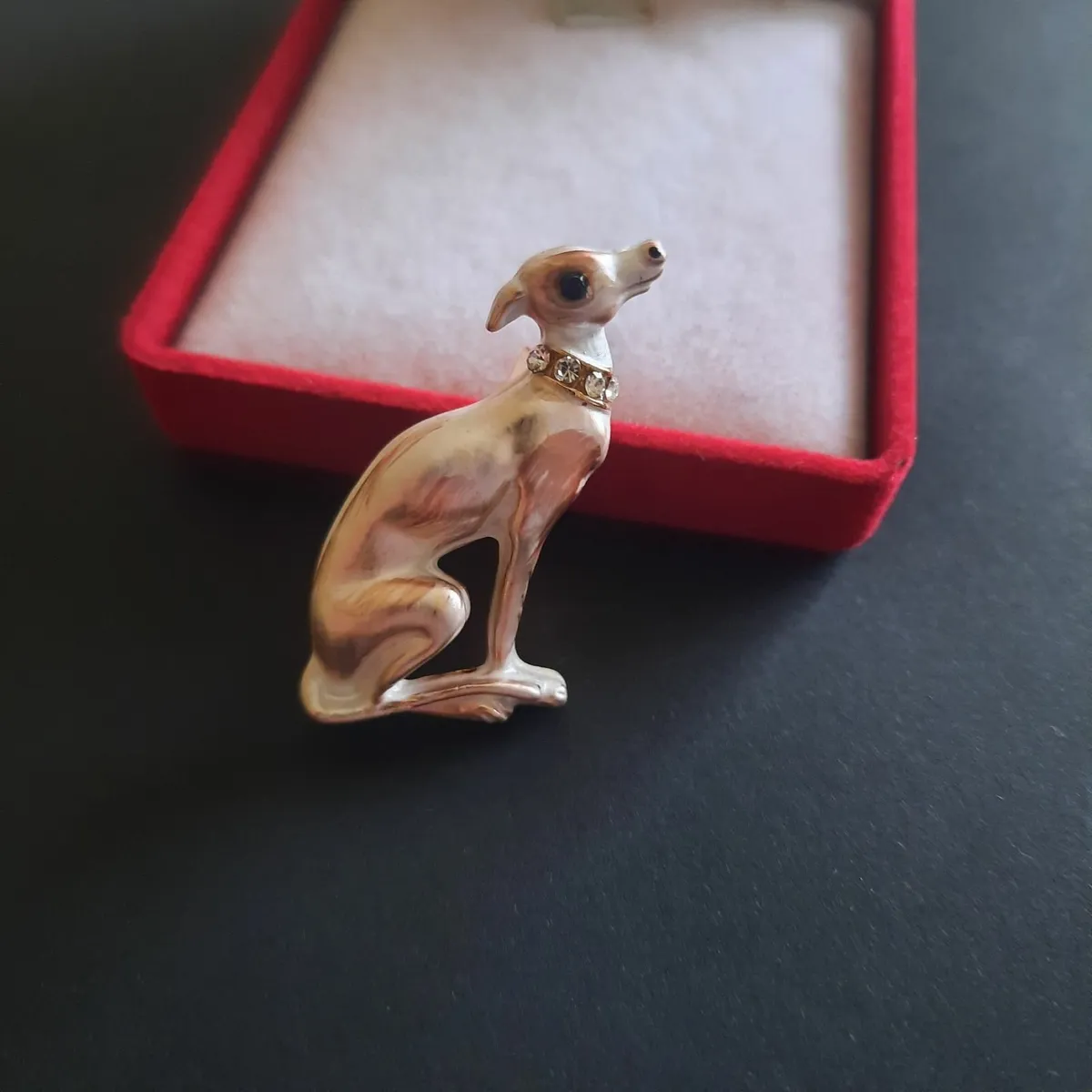 Greyhound shaped Brooch Badge Dog Pin Animal Lover - Image 2