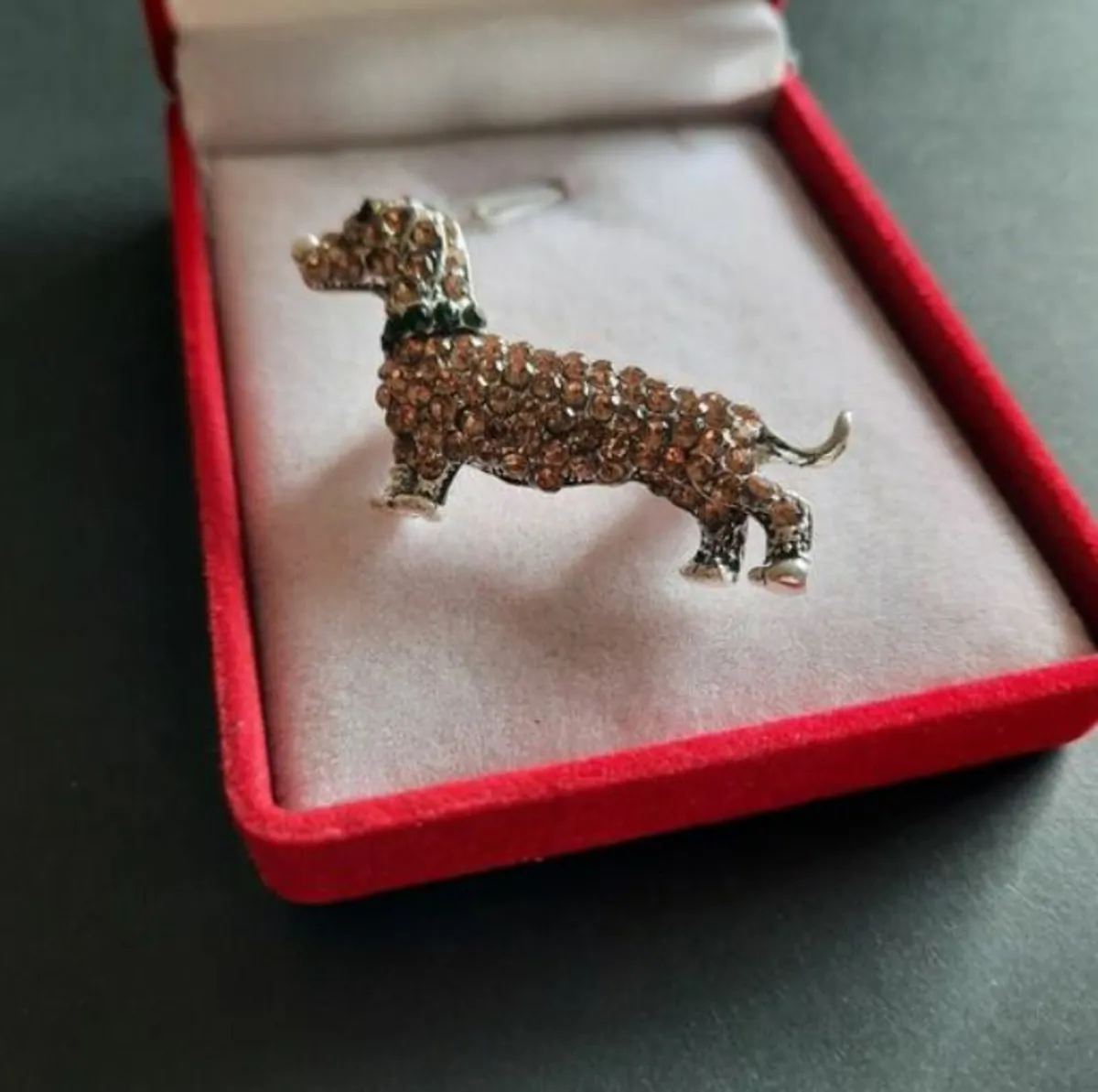 Small Rhinestone Dachshund Brooch Badge - Image 3