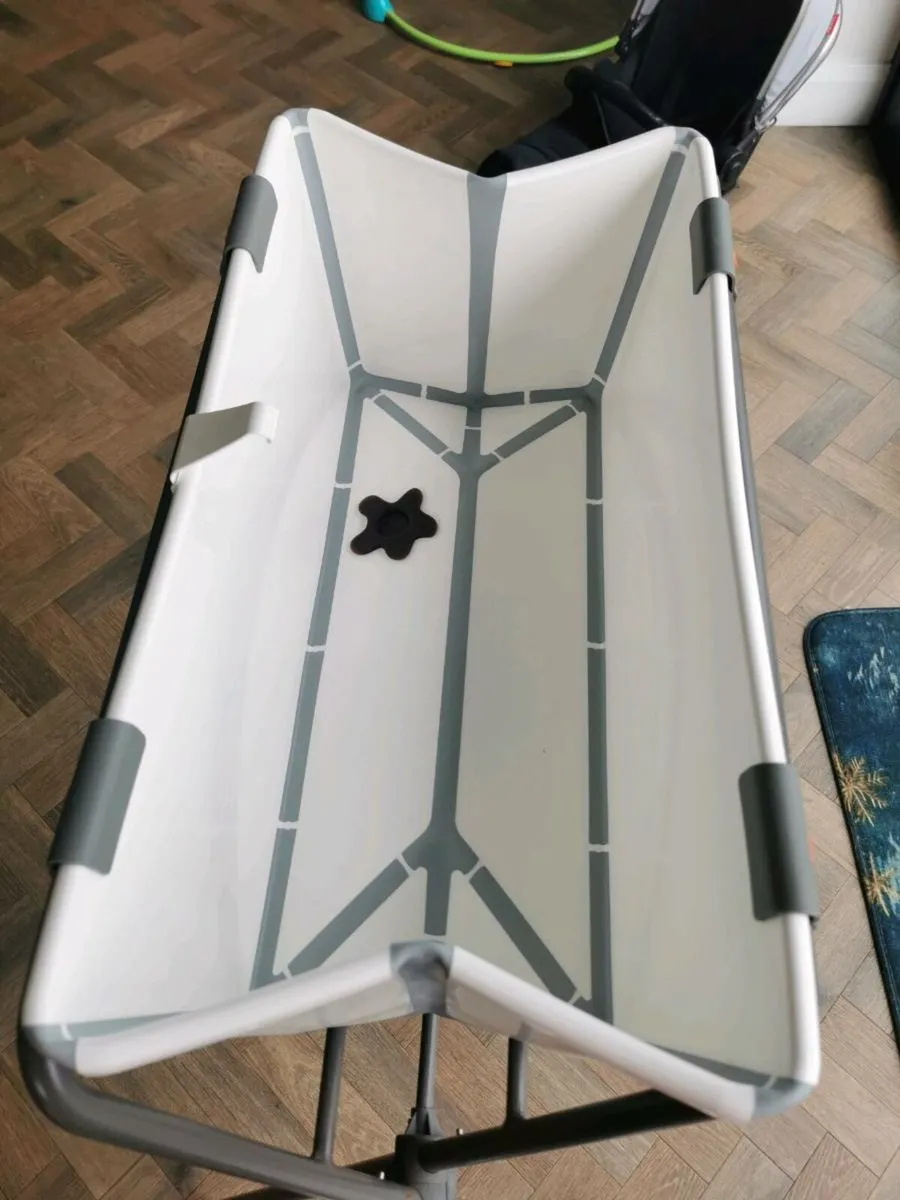 Stokke bath with stand - Image 2