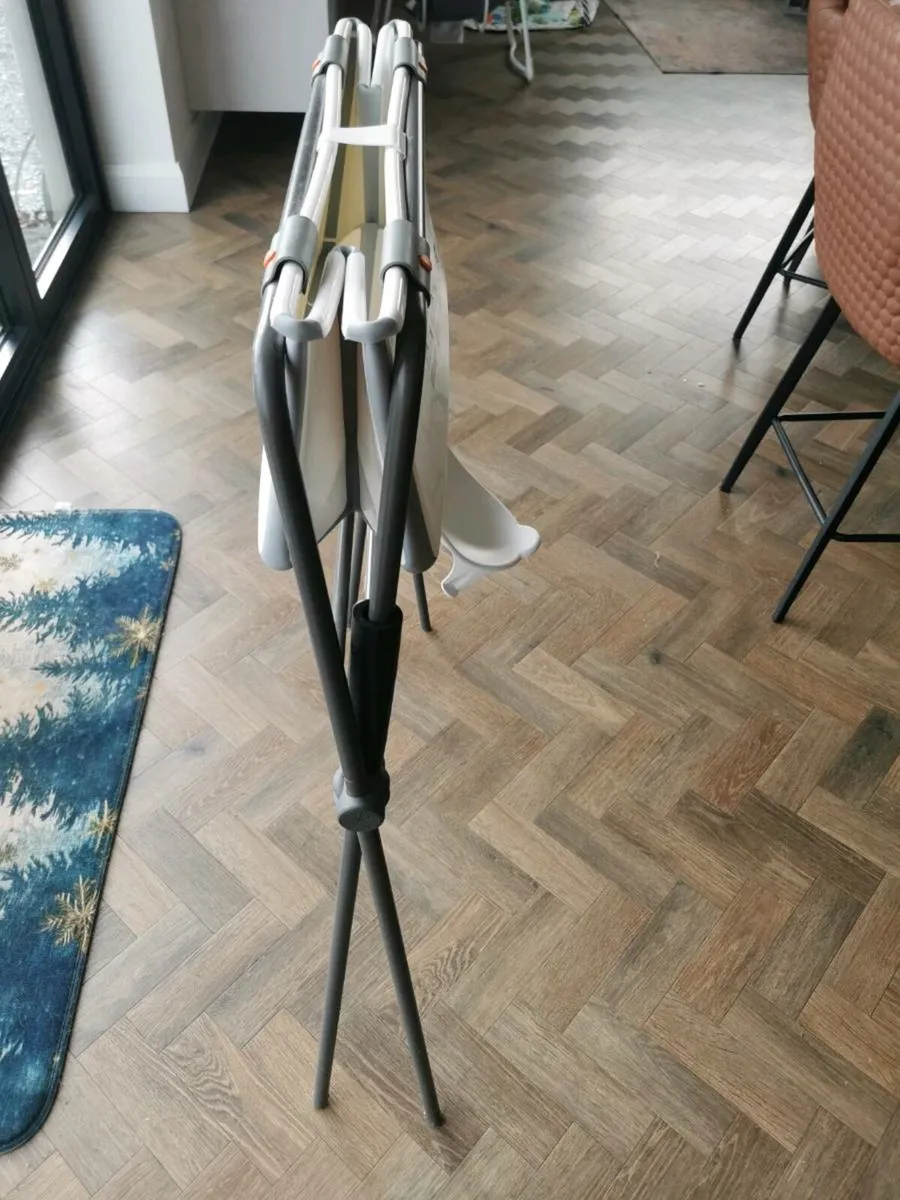 Stokke bath with stand - Image 4