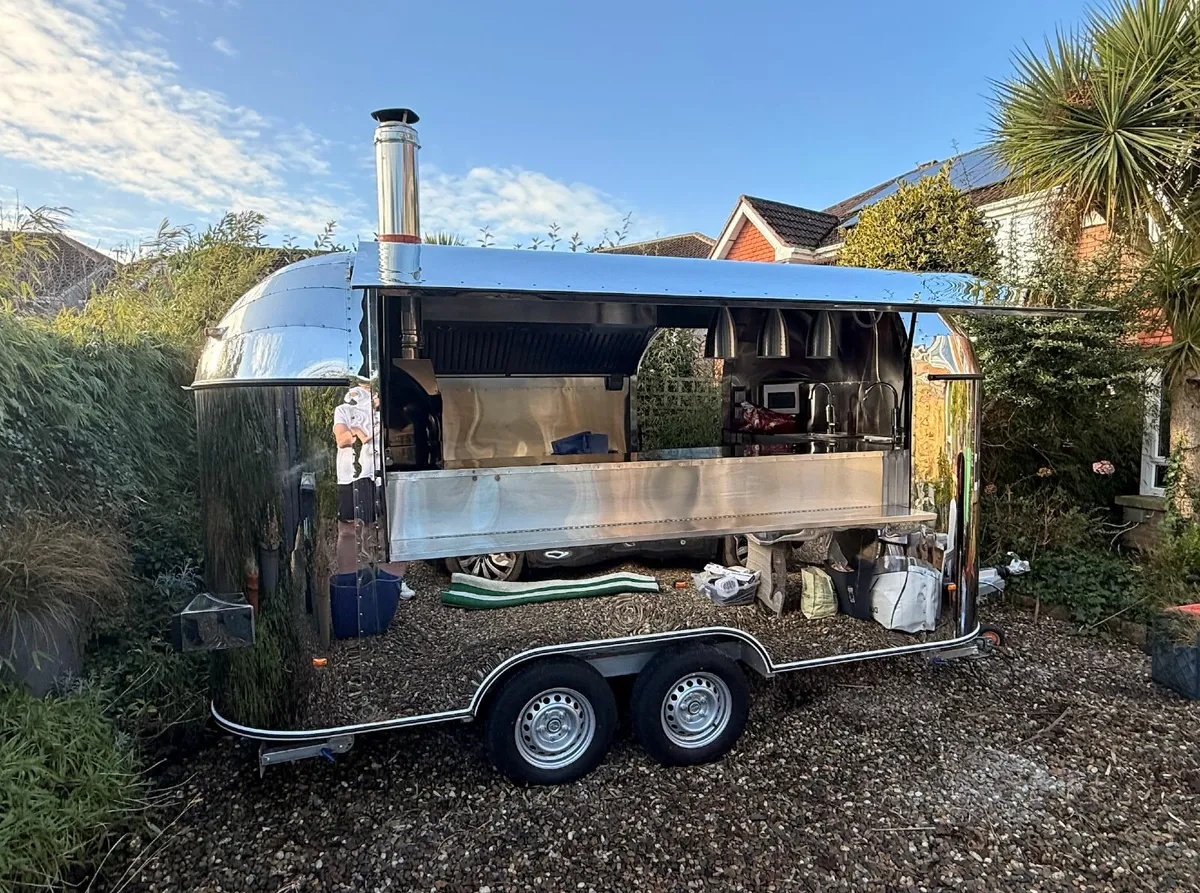 Airstream Food Trailer With Pizza Oven - Image 1
