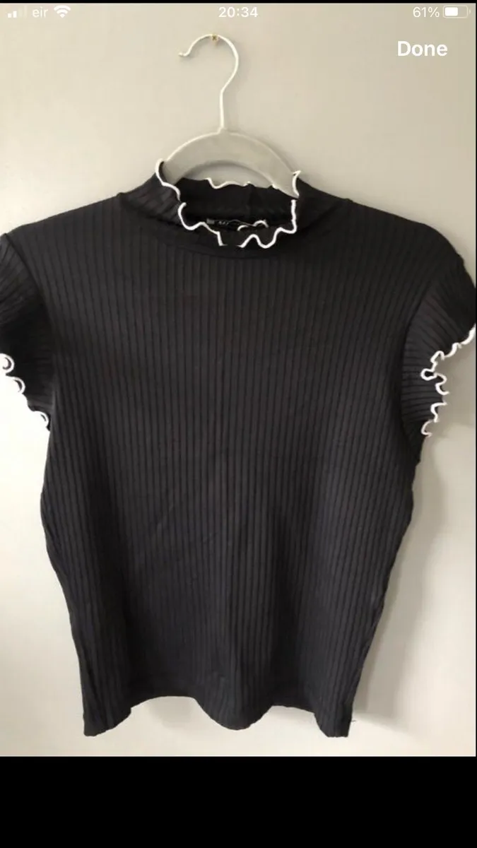 Ladies stunning top size S €5 - Image 1
