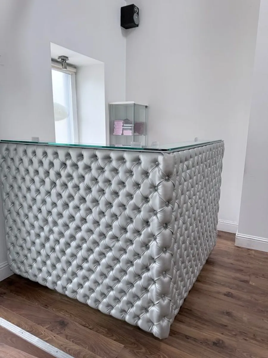 Salon reception desk - Image 3