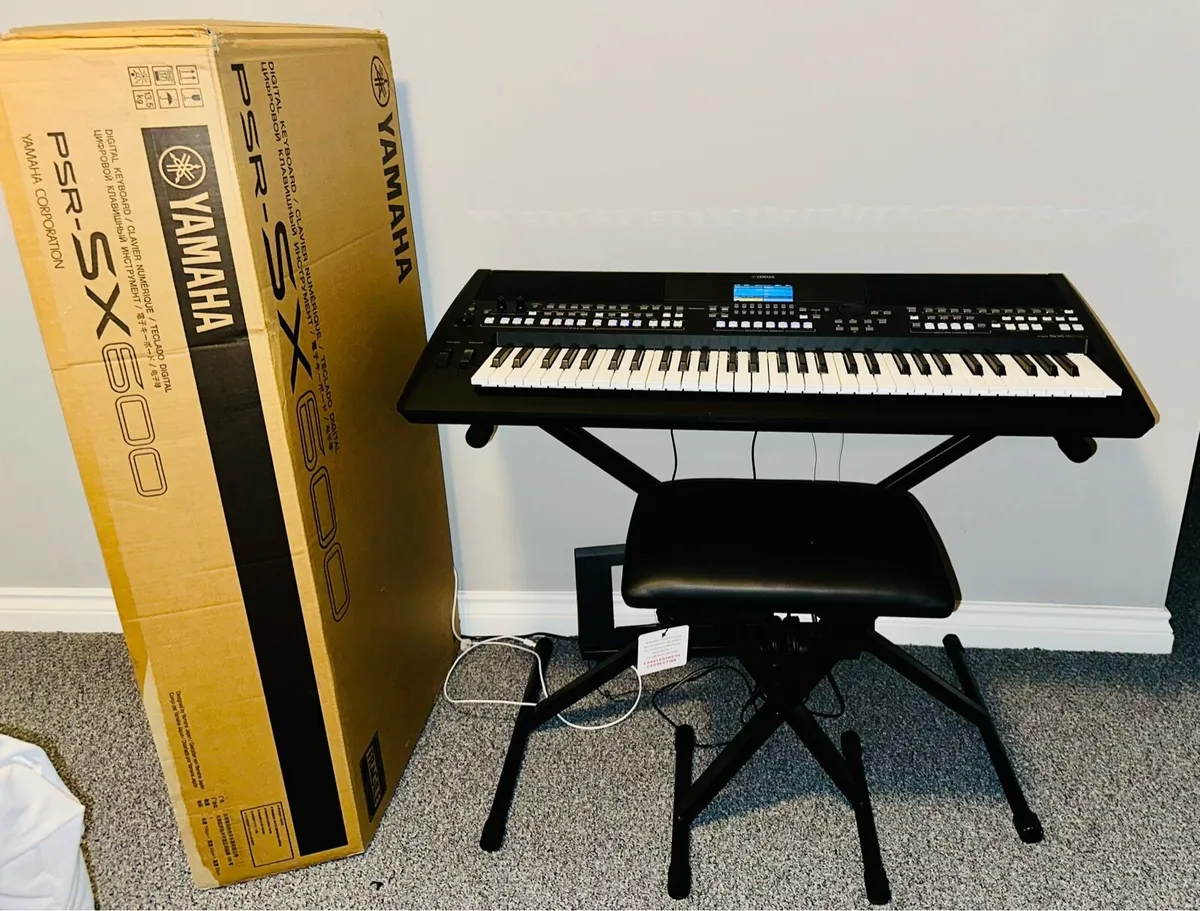 Yamaha keyboard PSR SX600 - Image 1
