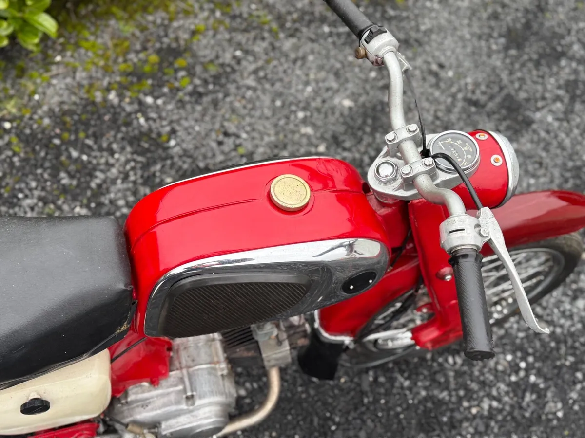 Honda 50 c110 1963 - Image 4