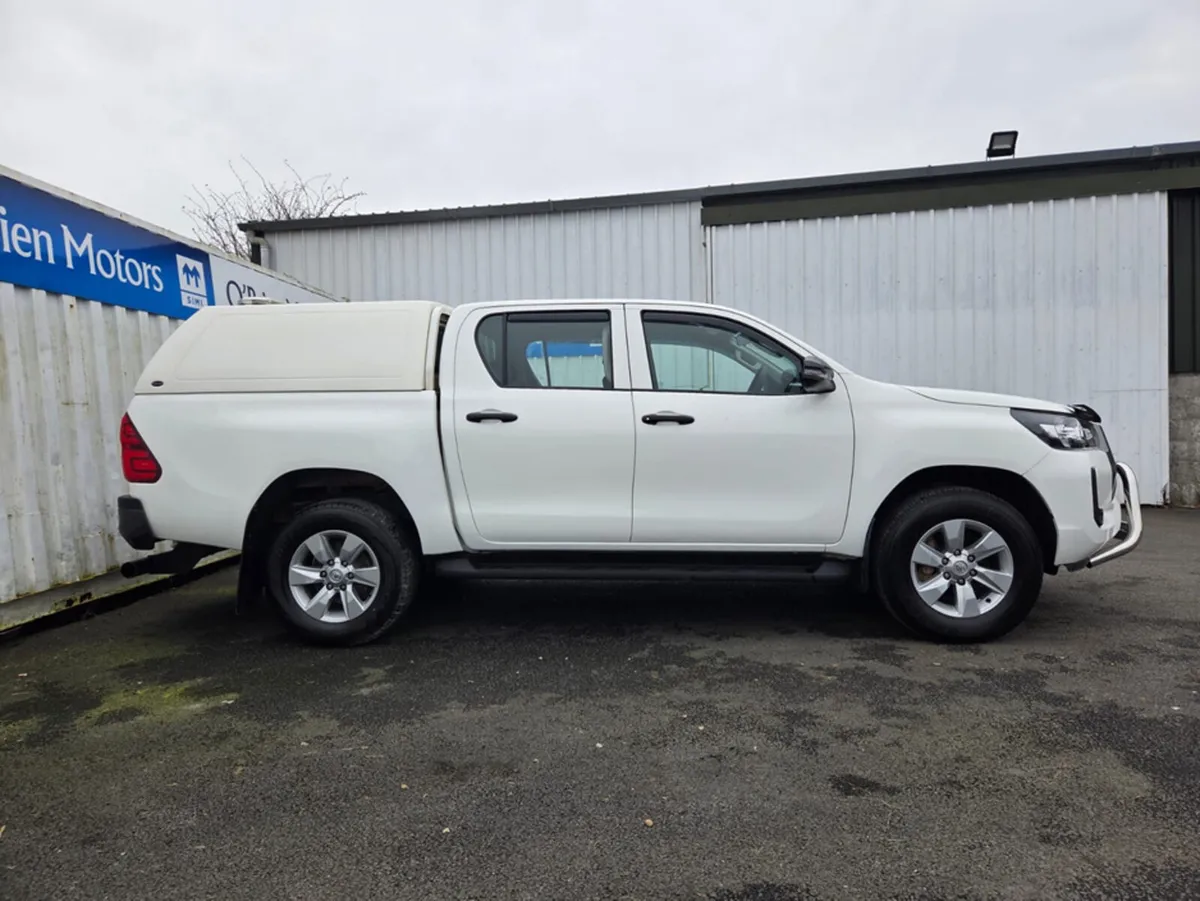 Toyota Hilux ACTIVE PLUS D-4D 4WD DCB - Image 1