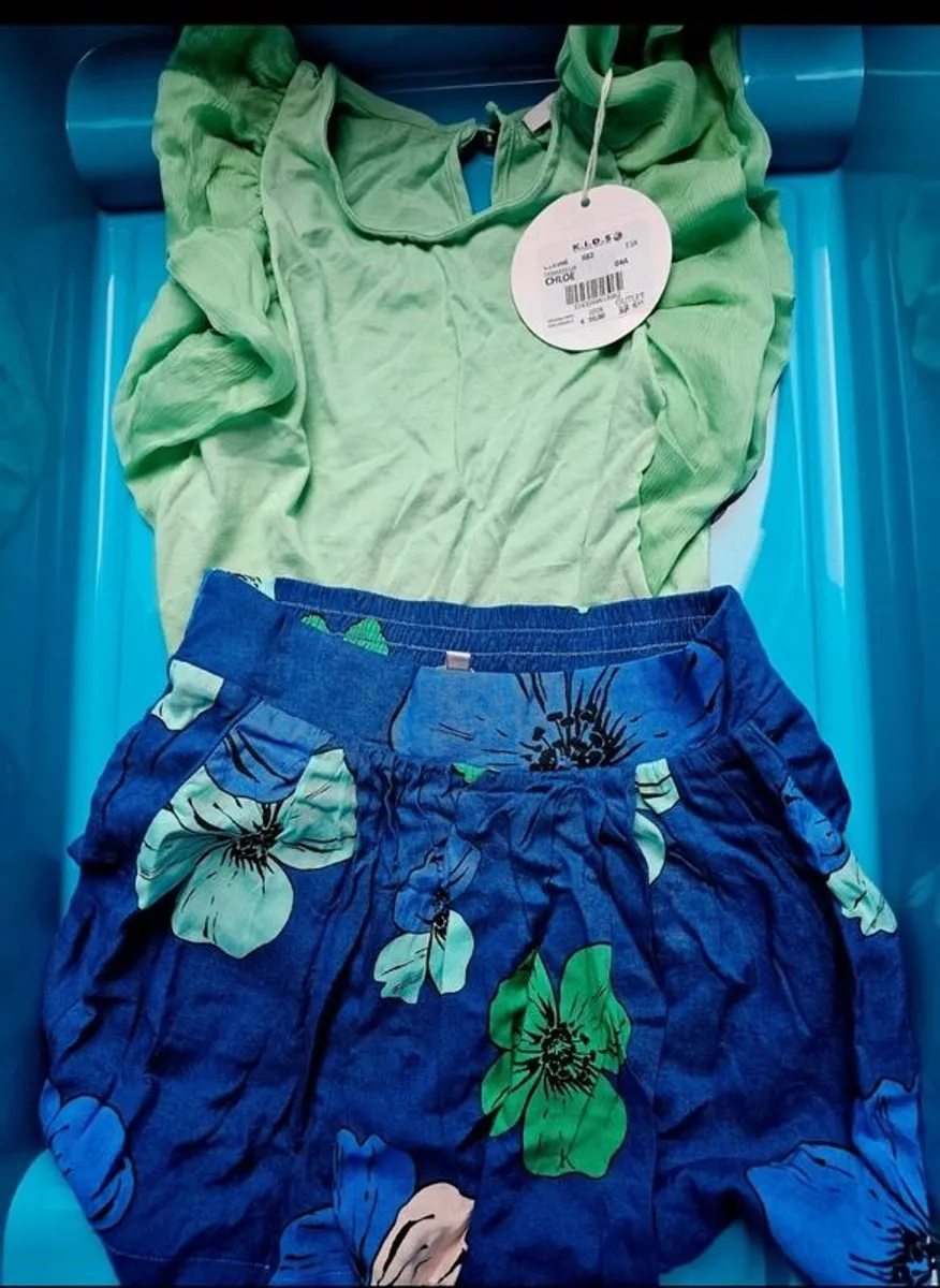 Girls luxury designer bundle age 3 to 4 - Image 4