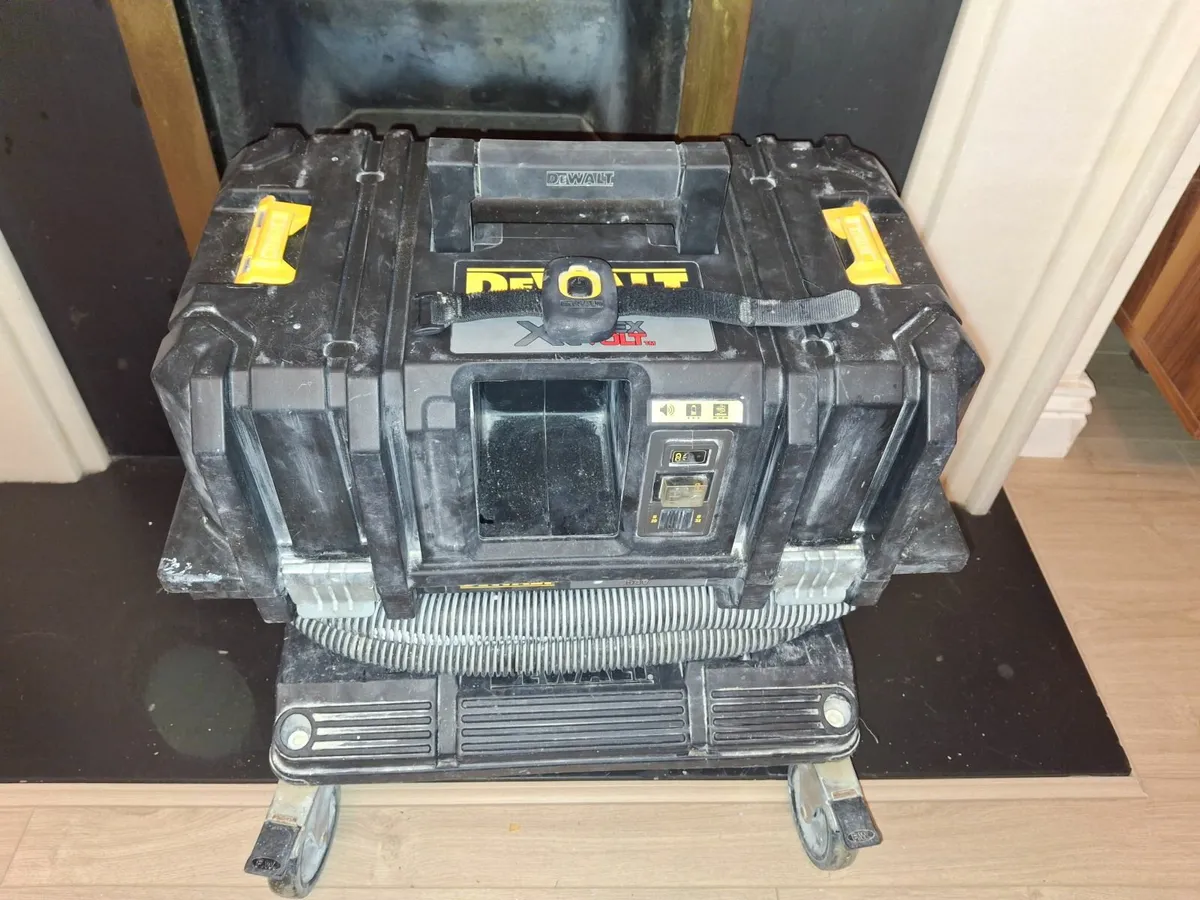 Dewalt flexvolt vacuum with cart - Image 1