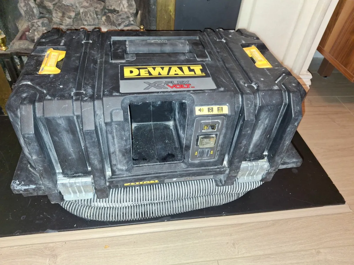 Dewalt flexvolt vacuum with cart - Image 2
