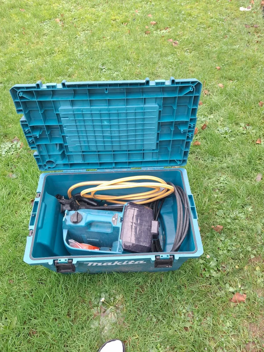 Makita 36v cordless pressure washer - Image 4