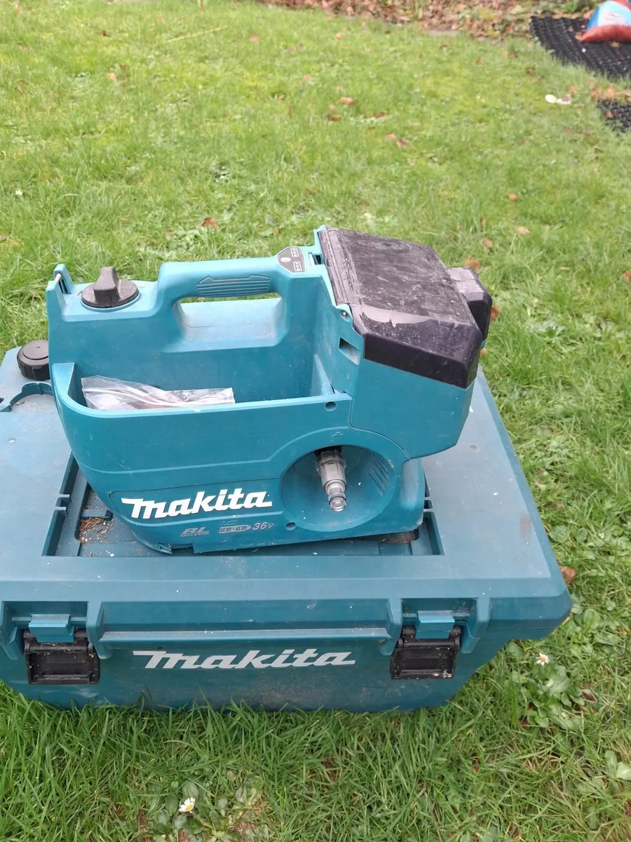 Makita 36v cordless pressure washer - Image 1