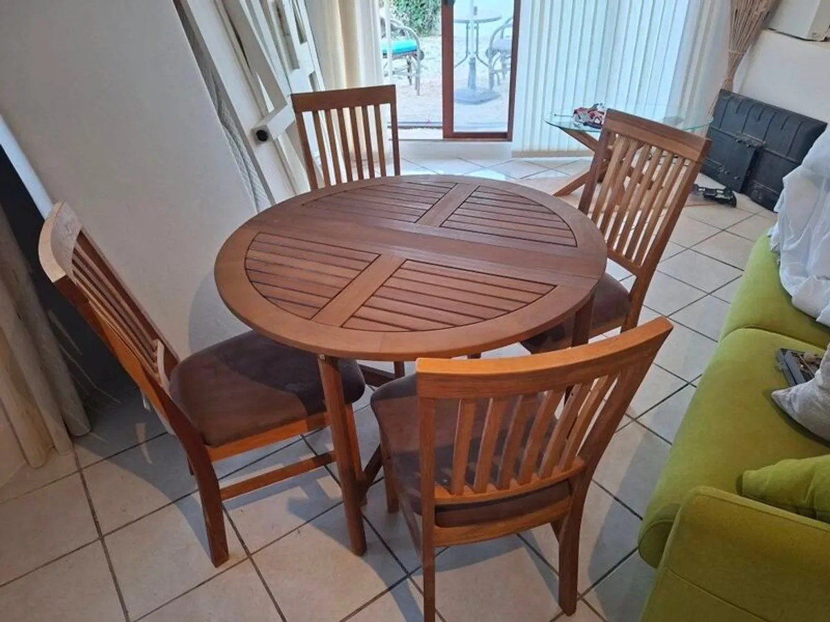 Table & Chairs - Image 1