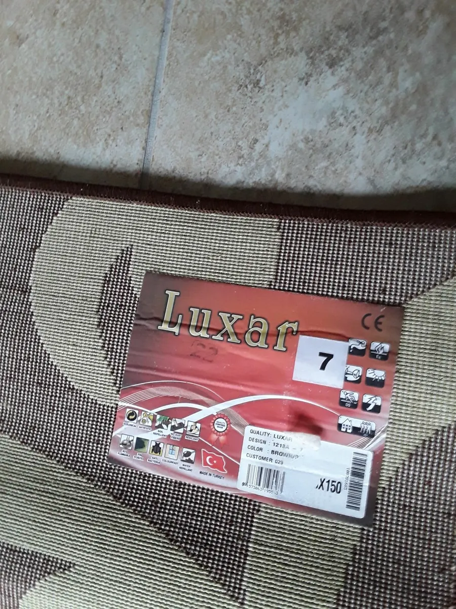 Brand new sitting room rug never used - Image 3